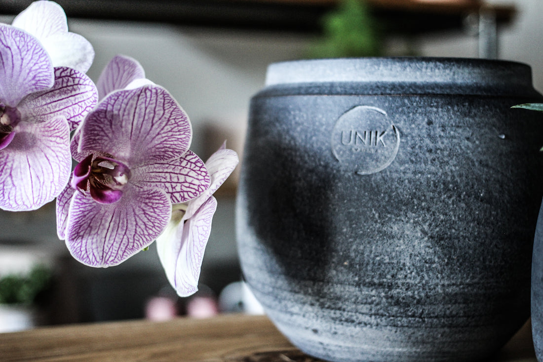 Behöver ni fylla på med snygga och handgjorda krukor med omgående leverans?