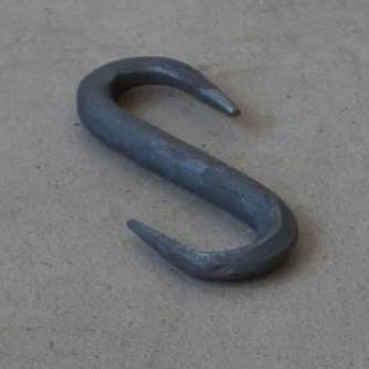 Unik By Hand Dekorationer Smidd S-krok i stål – 7,5 cm
